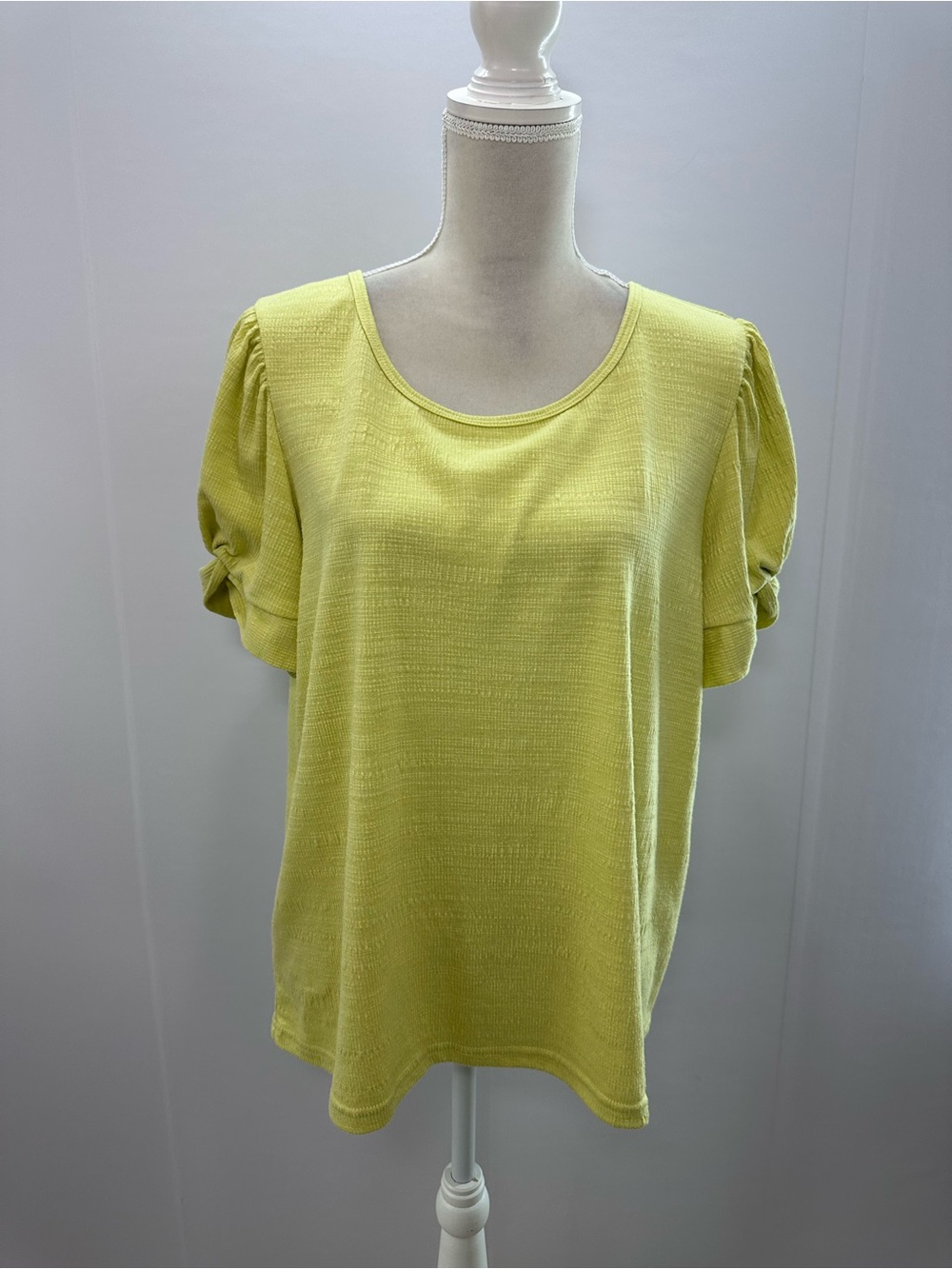 Jane and Delancey Lemon Short Puff Sleeve Top